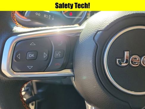 Used 2023 Jeep Gladiator Mojave w/ LED Lighting Group AWD/4WD image 11