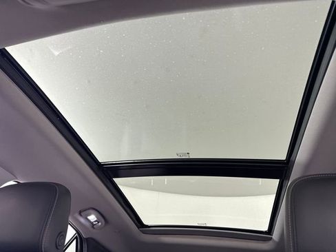 Used 2020 Chevrolet Equinox Premier image 30