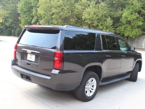 Used 2016 Chevrolet Suburban LT image 5