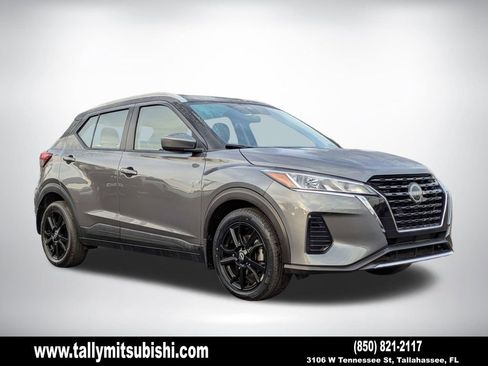 Used 2023 Nissan Kicks SV image 1