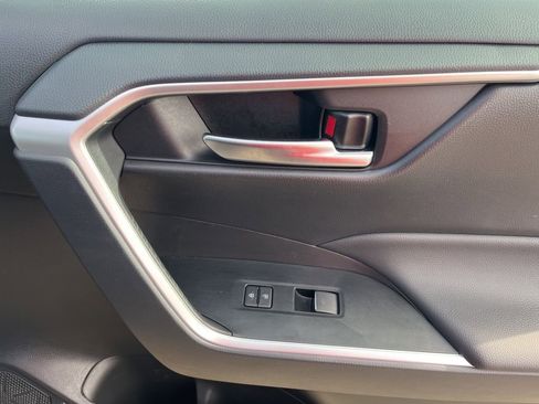 Used 2025 Toyota RAV4 XLE w/ Convenience Package image 57