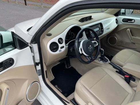 Used 2013 Volkswagen Beetle TDI image 9