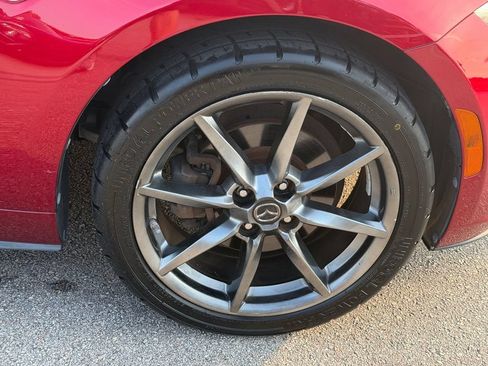Used 2018 MAZDA MX-5 Miata RF Grand Touring RWD image 16