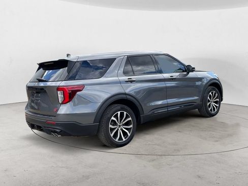 Used 2022 Ford Explorer ST AWD/4WD image 5
