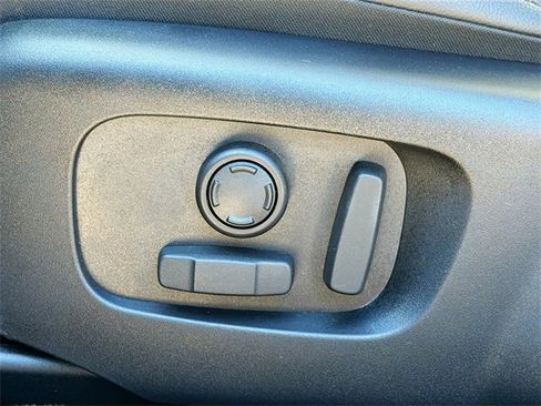 Used 2025 Land Rover Range Rover Velar S image 25