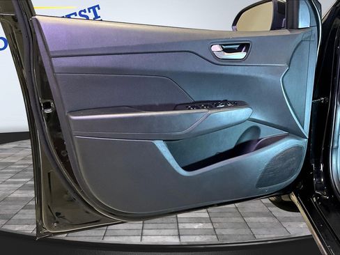 Used 2020 Hyundai Accent SE FWD image 19