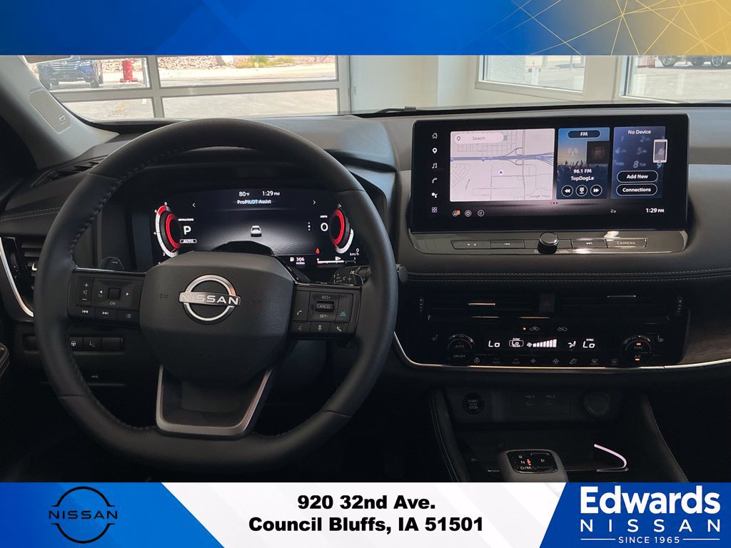 Used 2025 Nissan Rogue Platinum w/ Tech Package AWD/4WD image 17