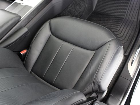 Used 2025 Land Rover Range Rover Long Wheelbase Autobiography AWD/4WD image 19