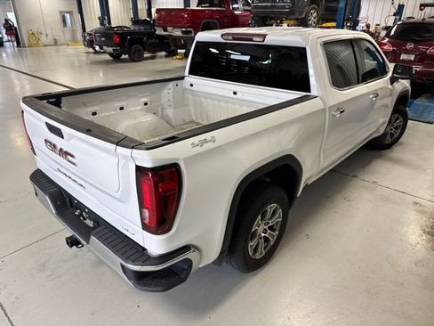 Used 2024 GMC Sierra 1500 SLT AWD/4WD image 13