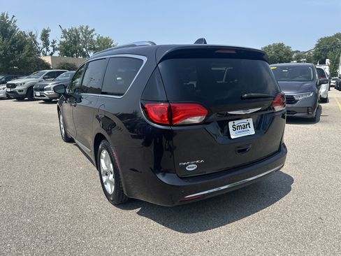 Used 2020 Chrysler Pacifica Limited FWD image 5