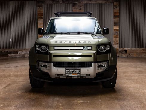 Used 2020 Land Rover Defender 110 HSE image 2