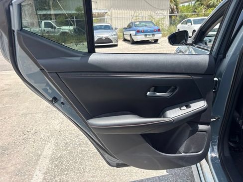 Used 2024 Nissan Sentra SR FWD image 12