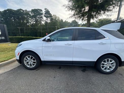 Used 2023 Chevrolet Equinox LT FWD image 1