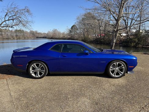 Used 2022 Dodge Challenger R/T image 3