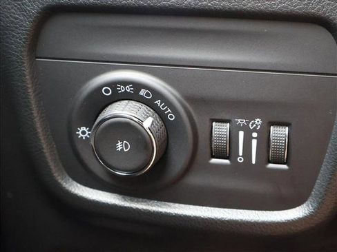 Used 2025 Jeep Grand Cherokee L Limited w/ Luxury Tech Group II AWD/4WD image 16