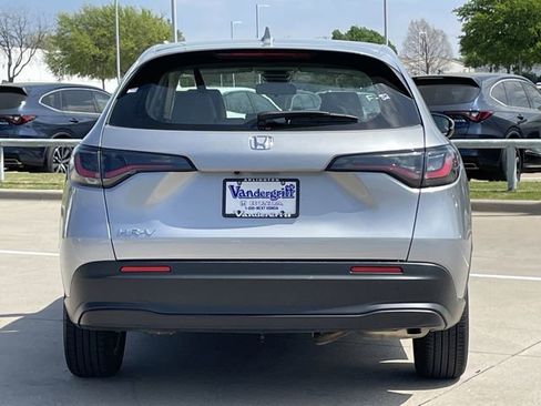 Certified 2025 Honda HR-V LX image 5