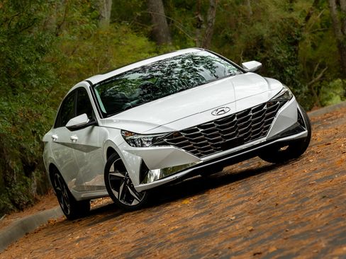 Used 2021 Hyundai Elantra Limited image 21