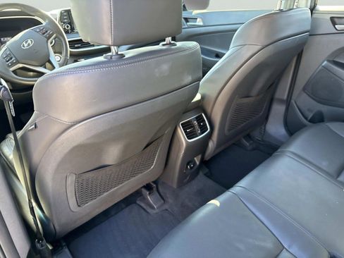 Used 2021 Hyundai Tucson Limited image 17