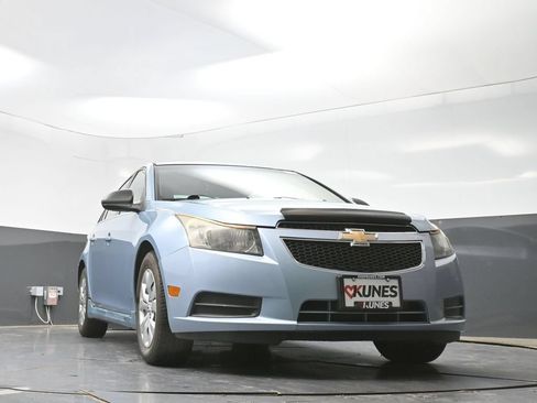 Used 2012 Chevrolet Cruze LS FWD image 47