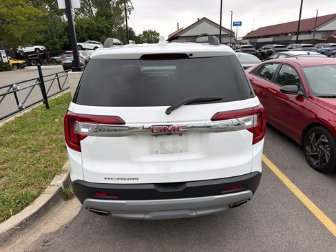 Used 2023 GMC Acadia SLT FWD image 5