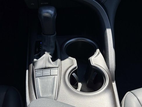 Used 2024 Toyota Camry SE image 13