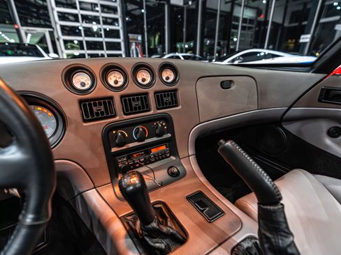 Used 1993 Dodge Viper RT/10 image 14