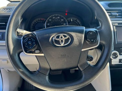 Used 2012 Toyota Camry LE image 12