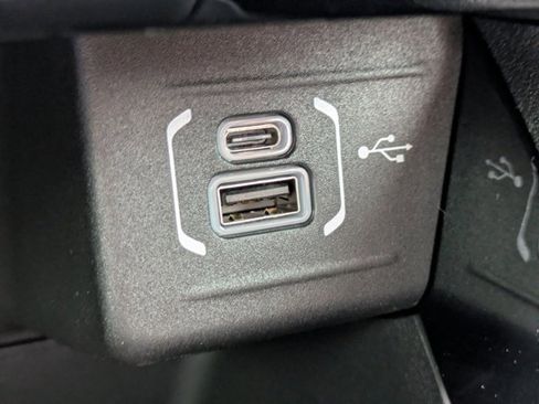 New 2026 Jeep Compass Latitude image 19