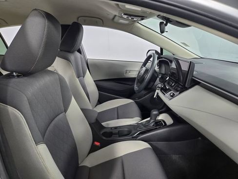 Used 2025 Toyota Corolla LE FWD image 13