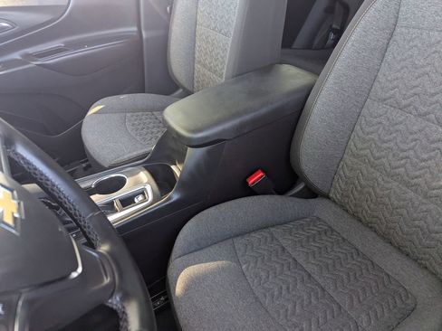 Used 2024 Chevrolet Equinox LT image 18