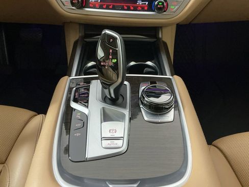 Certified 2022 BMW 740i w/ Premium Package image 14