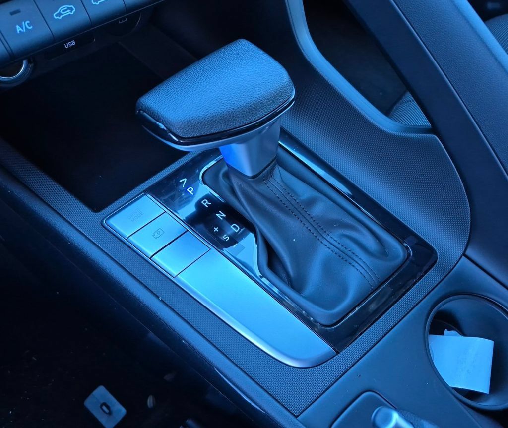 New 2026 Hyundai Elantra SE FWD image 25