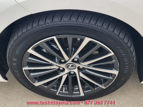 Used 2024 Lexus ES 300h w/ Premium Package FWD image 9
