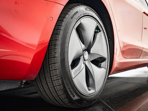 Used 2018 Tesla Model 3 Long Range image 37