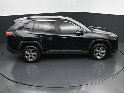 Used 2025 Toyota RAV4 XLE FWD image 32