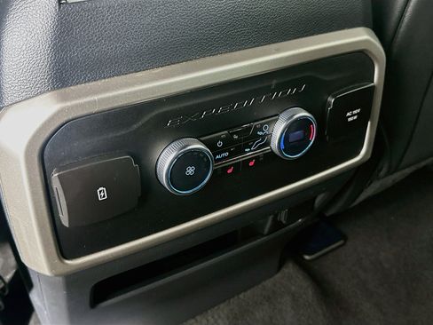 Used 2024 Ford Expedition Limited AWD/4WD image 27