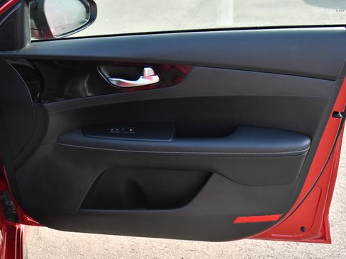 Used 2024 Kia Forte GT-Line image 41