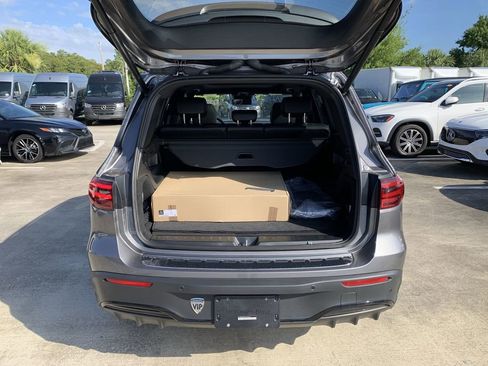 Used 2024 Mercedes-Benz EQB 300 4MATIC image 25