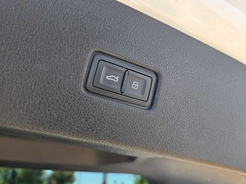 Used 2021 Audi Q8 Prestige w/ Prestige Package AWD/4WD image 15