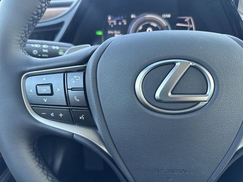 New 2025 Lexus ES 300h w/ Premium Package image 21