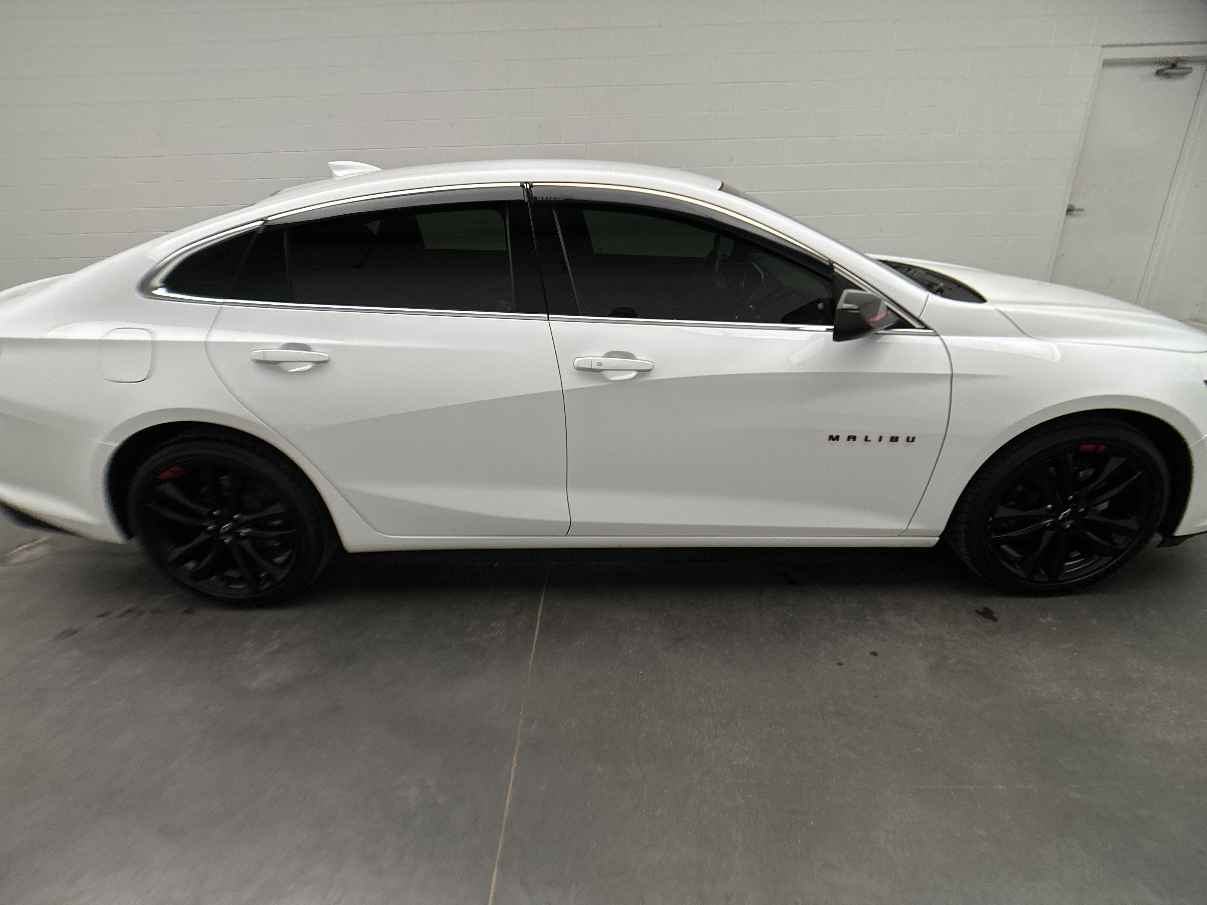 Used 2022 Chevrolet Malibu LT w/ Redline Edition FWD image 9