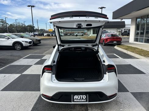 Used 2025 Toyota Prius image 5