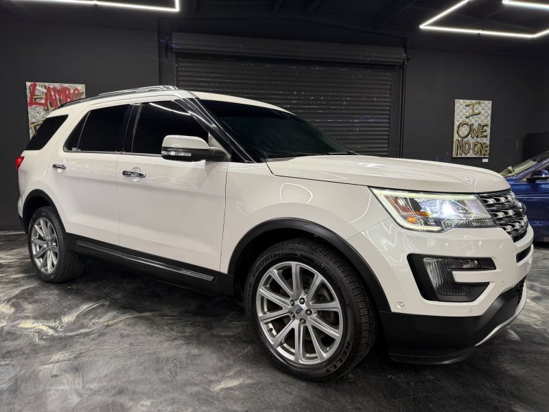Used 2016 Ford Explorer Limited w/ Equipment Group 303A AWD/4WD image 3