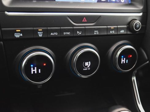 Used 2019 Jaguar E-PACE S image 21