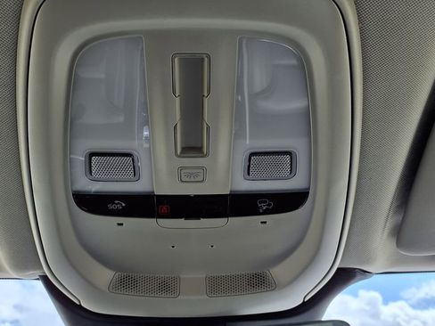 Certified 2023 Volvo XC60 B5 Ultimate w/ Climate Package FWD image 21