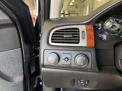 Used 2012 Chevrolet Suburban LTZ AWD/4WD image 18