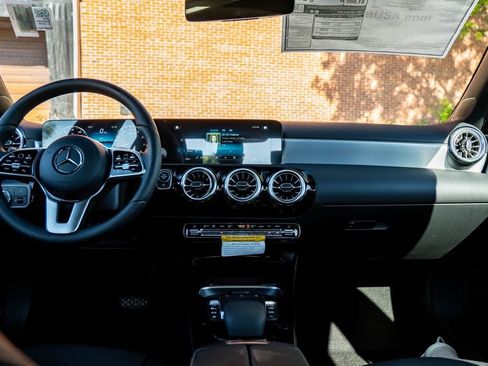 Used 2022 Mercedes-Benz A 220 4MATIC image 21