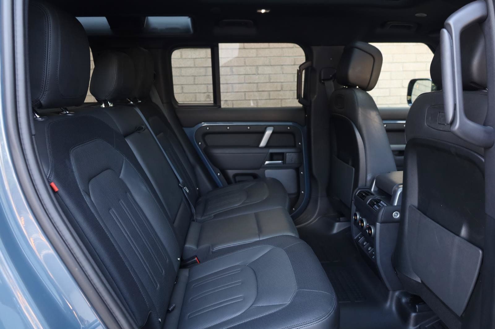 Used 2022 Land Rover Defender 110 X-Dynamic HSE AWD/4WD image 27