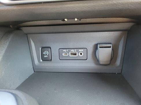 Certified 2025 Nissan Sentra SR FWD image 29