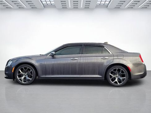 Used 2019 Chrysler 300 Limited RWD image 8